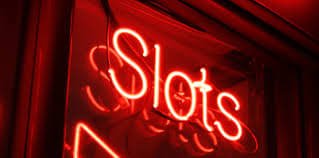Layar login aplikasi slot858 menampilkan kolom nama pengguna, kata sandi, dan tombol masuk dengan latar belakang berwarna